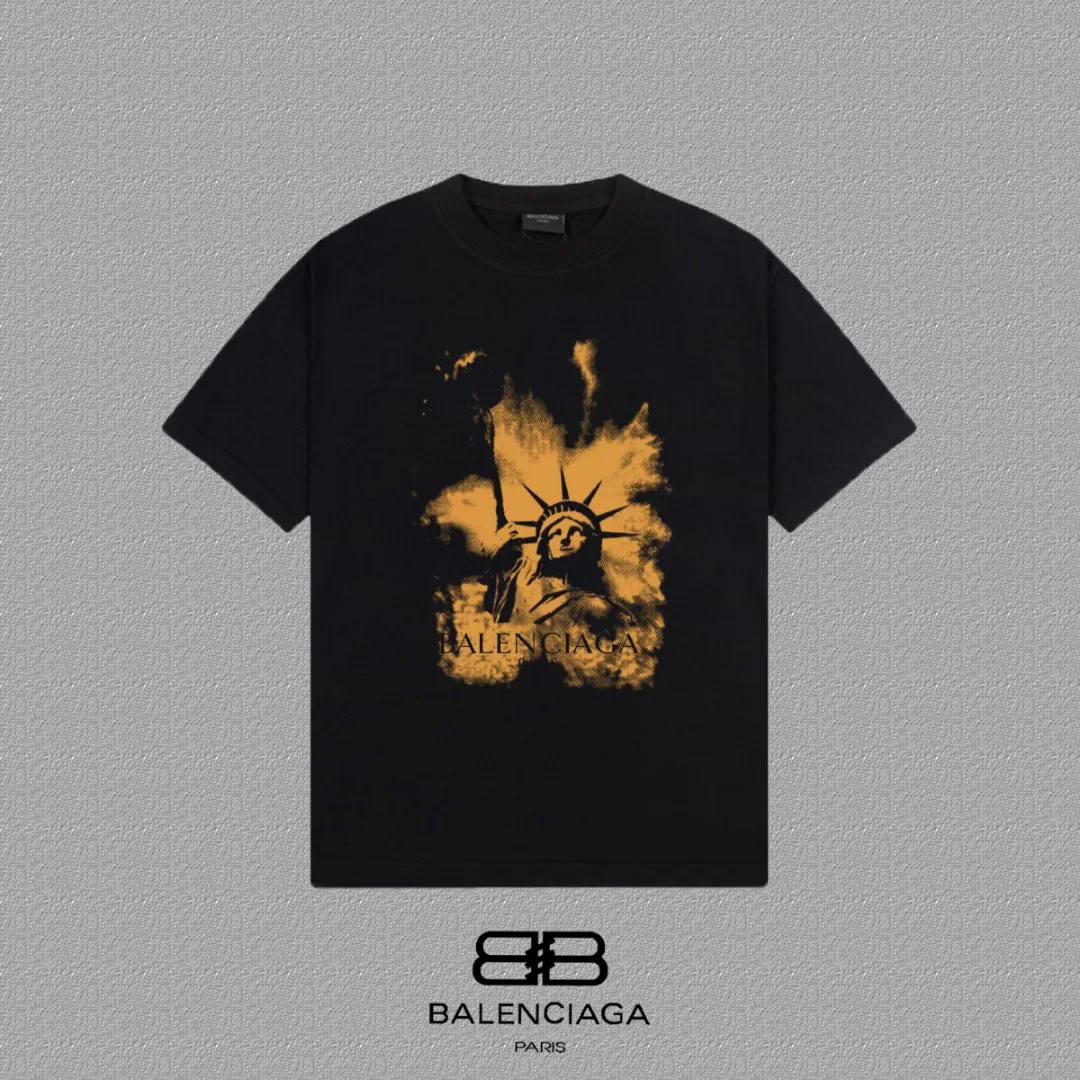 P80✨🔥 [BALENCIAGA] Paris lettering printed short-sleeved T-shirt. Custom-woven and dyed 300g combed cotton heavyweight fabric. Zero color difference in threads. Perfect details. Differentiate from the current currency version. Welcome to compare. Same Style for men and women. Must-sell in the picture above. Color: White Black Size: 1 2 3 4